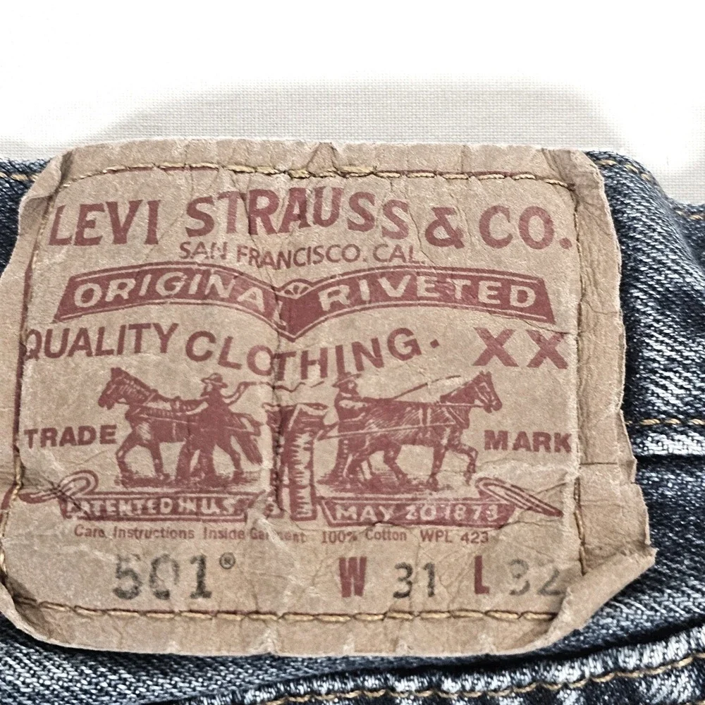 Levis 501 Original Mens 31x32 Blue Denim Straight Leg Button Fly Jeans 005010194